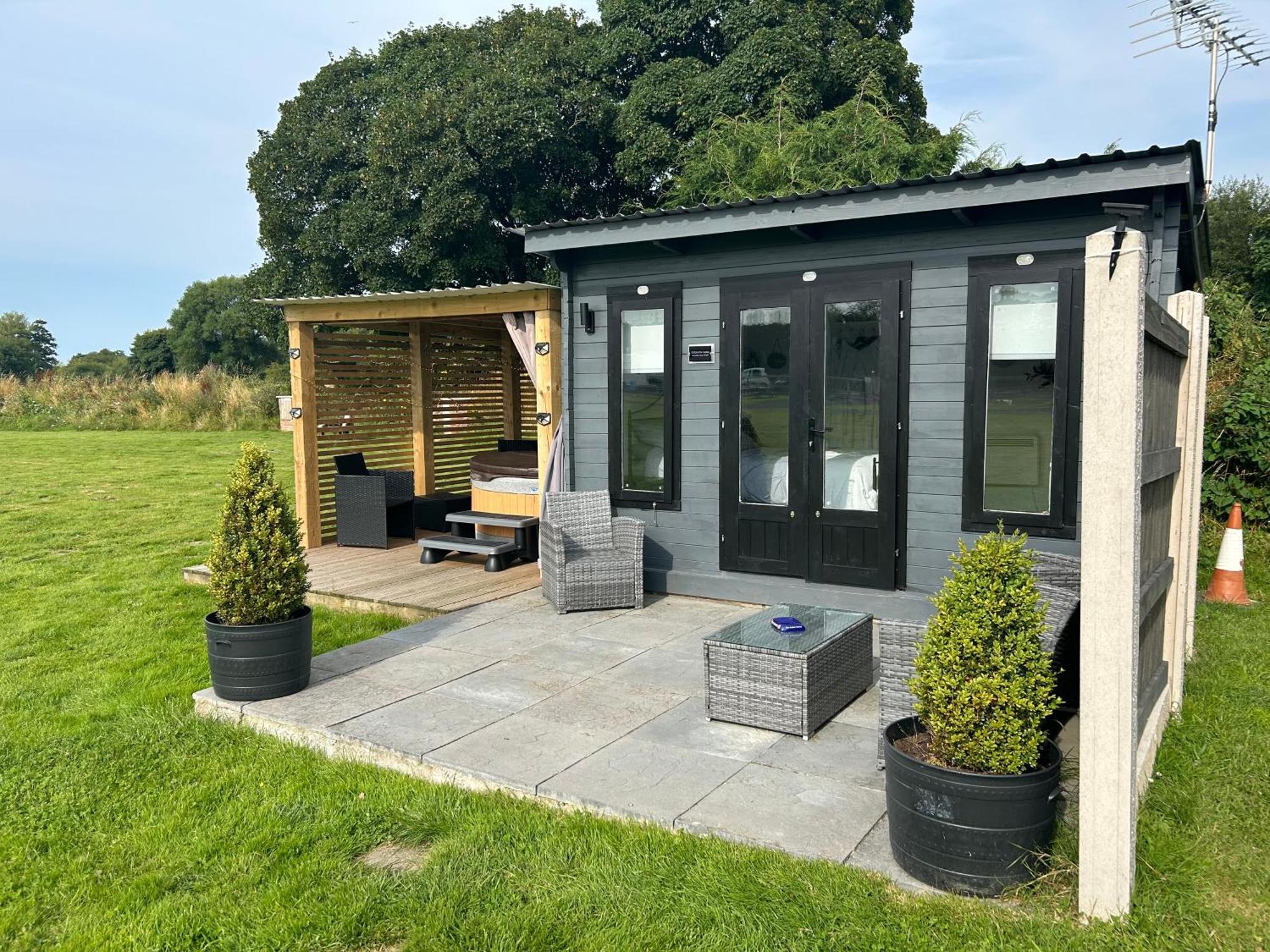 Dolafon Farm Luxury Glamping Cabin With Hot Tub St Asaph Ngoại thất bức ảnh